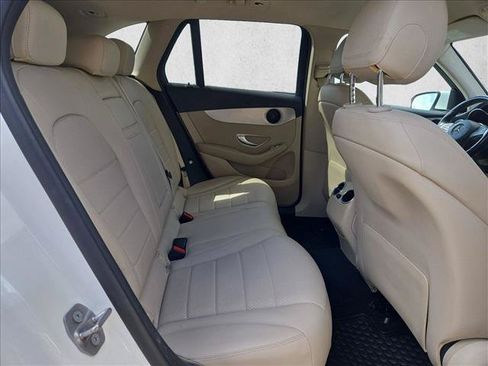 Used 2017 Mercedes-Benz GLC 300 4MATIC image 11