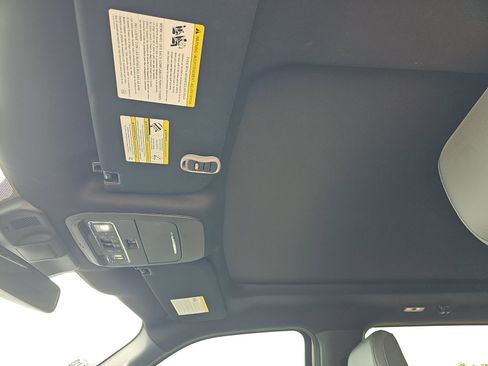 Used 2025 Ford F150 Lightning Lariat image 16