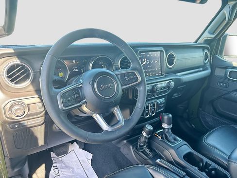 Used 2023 Jeep Wrangler Unlimited Sahara w/ Cold Weather Group AWD/4WD image 10