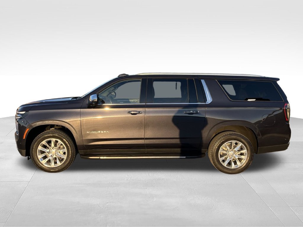 Used 2025 Chevrolet Suburban Premier AWD/4WD image 10