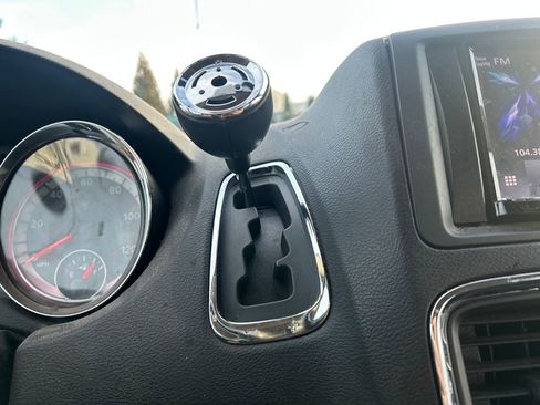 Used 2016 Dodge Grand Caravan American Value Package w/ UConnect Hands-Free Group image 26