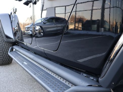 Used 2023 Jeep Gladiator Mojave w/ Trailer Tow Package image 27