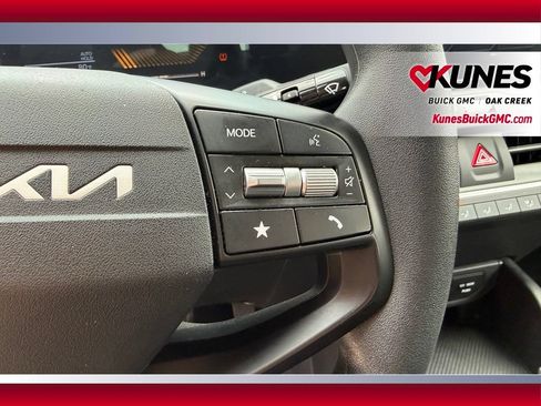 Used 2025 Kia K4 FWD image 19