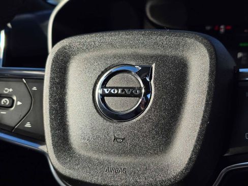 Used 2023 Volvo XC40 Recharge Ultimate image 30