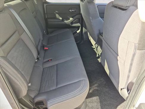 Used 2024 Nissan Frontier SV w/ SV Convenience Package RWD image 25