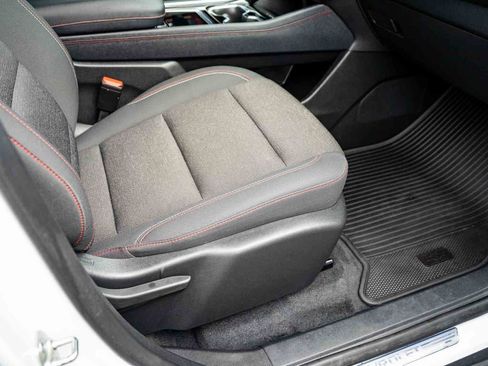 Used 2024 Chevrolet Traverse Z71 AWD/4WD image 29