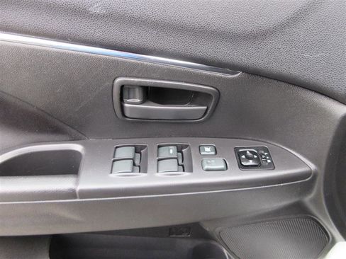 Used 2013 Mitsubishi Outlander Sport ES image 11