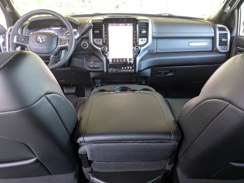 Used 2026 RAM 2500 Laramie AWD/4WD image 30