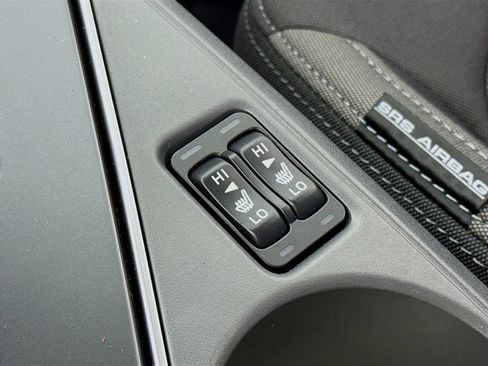 Used 2025 Subaru Crosstrek 2.0i Premium image 19