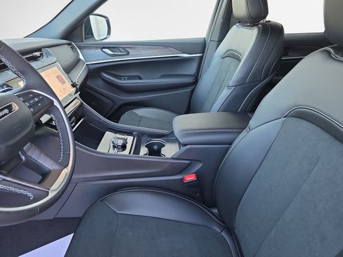 New 2026 Jeep Grand Cherokee 4WD image 12