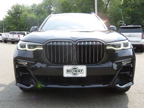 Used 2022 BMW X7 M50i w/ Dynamic Handling Package AWD/4WD image 2