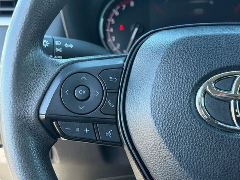 Used 2024 Toyota RAV4 XLE FWD image 9