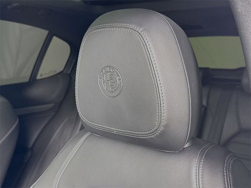 Used 2023 Alfa Romeo Stelvio Veloce image 14
