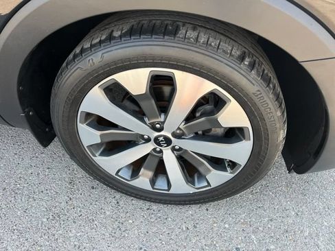 Used 2021 Kia Telluride S AWD/4WD image 17