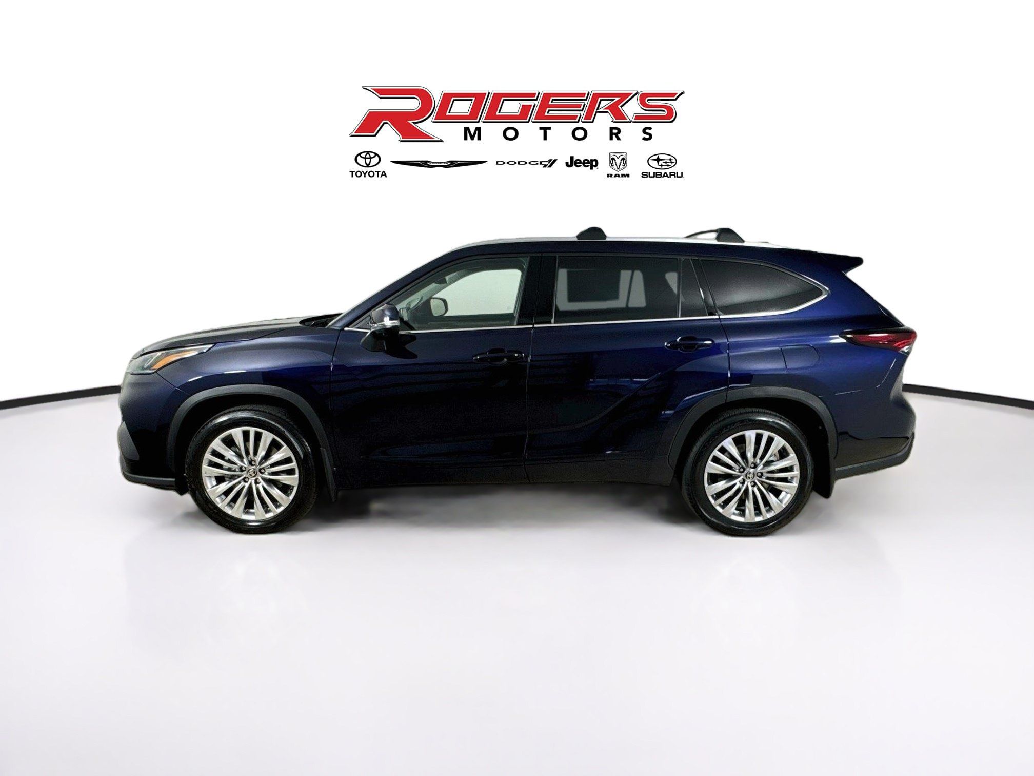 Used 2025 Toyota Highlander Platinum AWD/4WD image 4