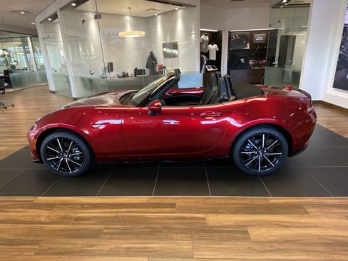 New 2025 MAZDA MX-5 Miata Grand Touring w/ Appearance Package image 28