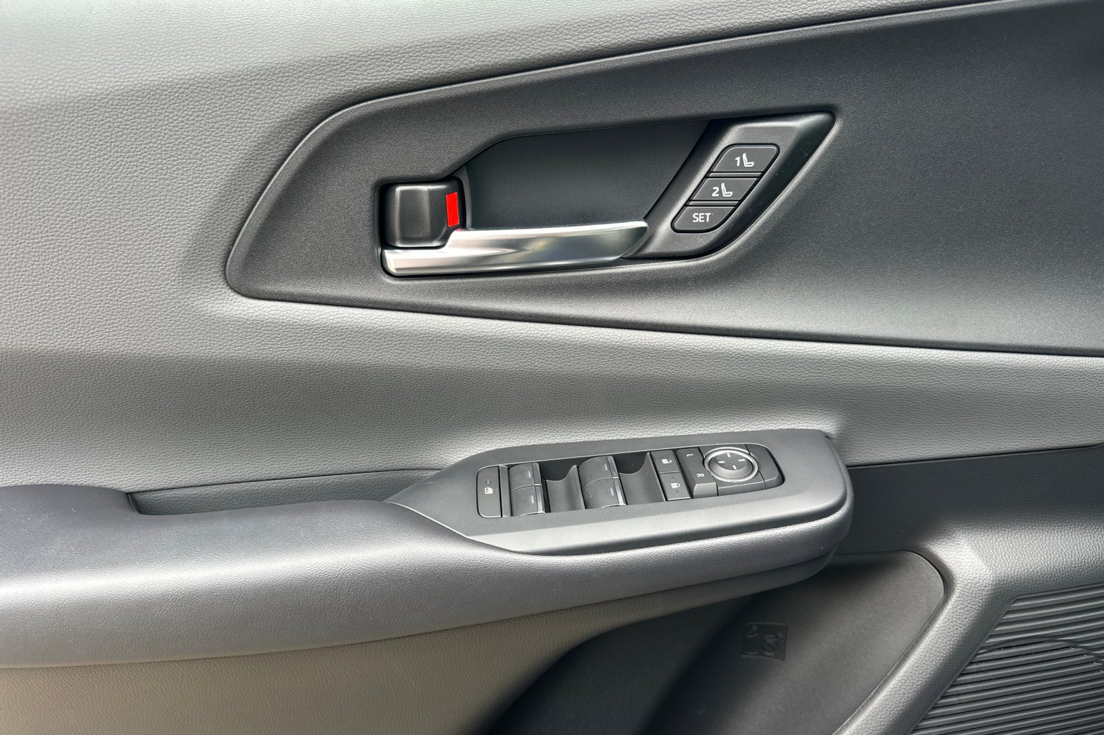 New 2027 Toyota Prius Limited FWD image 11