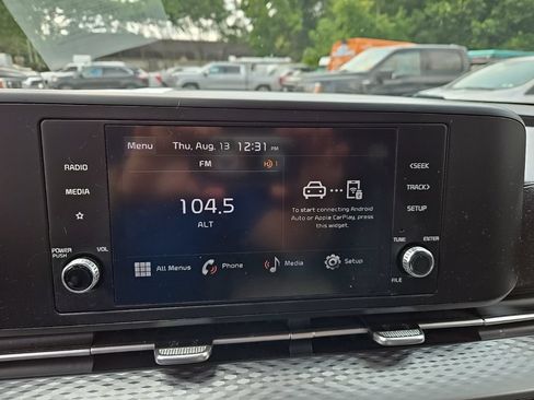 Used 2024 Kia Carnival LX FWD image 11