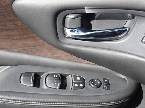 Used 2019 Nissan Murano Platinum w/ Cargo Package image 23