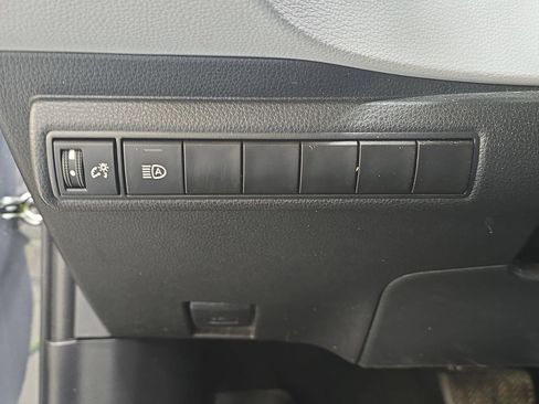 Certified 2023 Toyota Corolla SE image 25