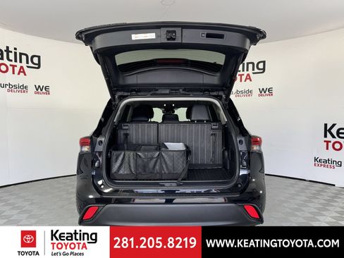 Used 2023 Toyota Highlander LE FWD image 18