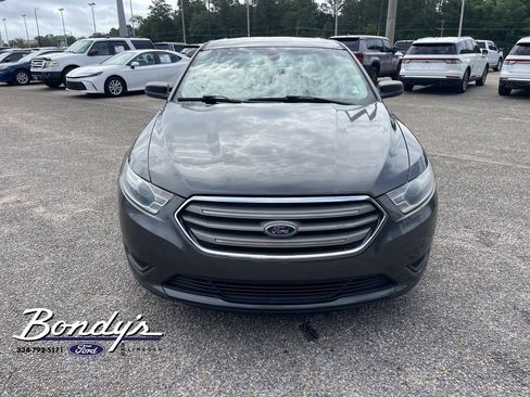 Used 2019 Ford Taurus SE FWD image 2