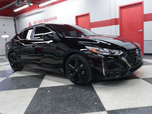 Used 2024 Nissan Sentra SR image 2