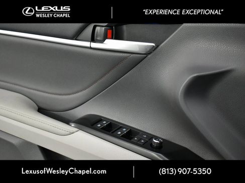 Used 2018 Toyota Camry XLE image 32