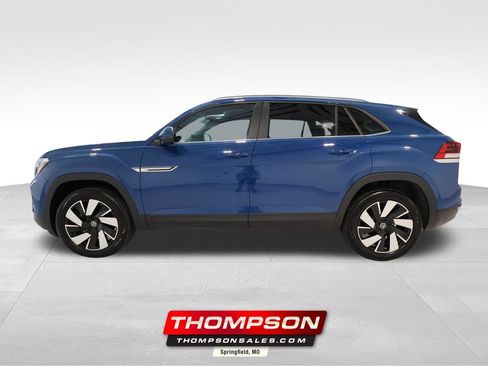 Used 2026 Volkswagen Atlas Cross Sport SE FWD image 1