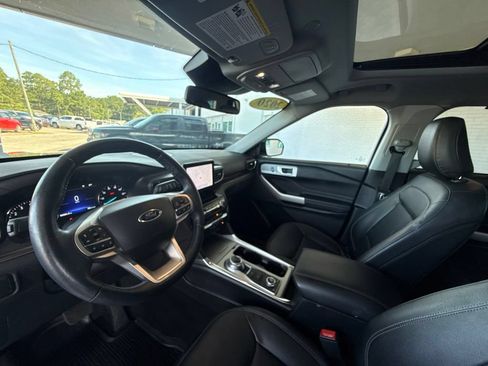 Used 2022 Ford Explorer Limited w/ Equipment Group 301A AWD/4WD image 22