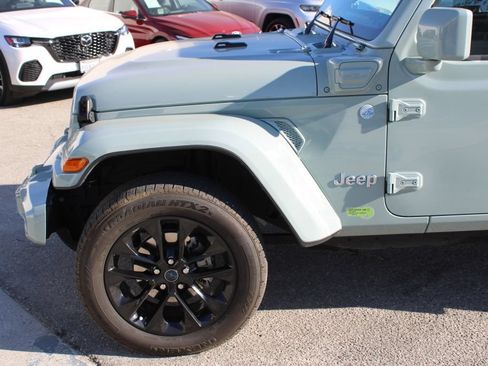 Used 2024 Jeep Wrangler Unlimited Sahara w/ Technology Group AWD/4WD image 7