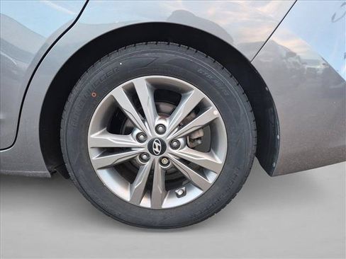 Used 2018 Hyundai Elantra Value Edition FWD image 14