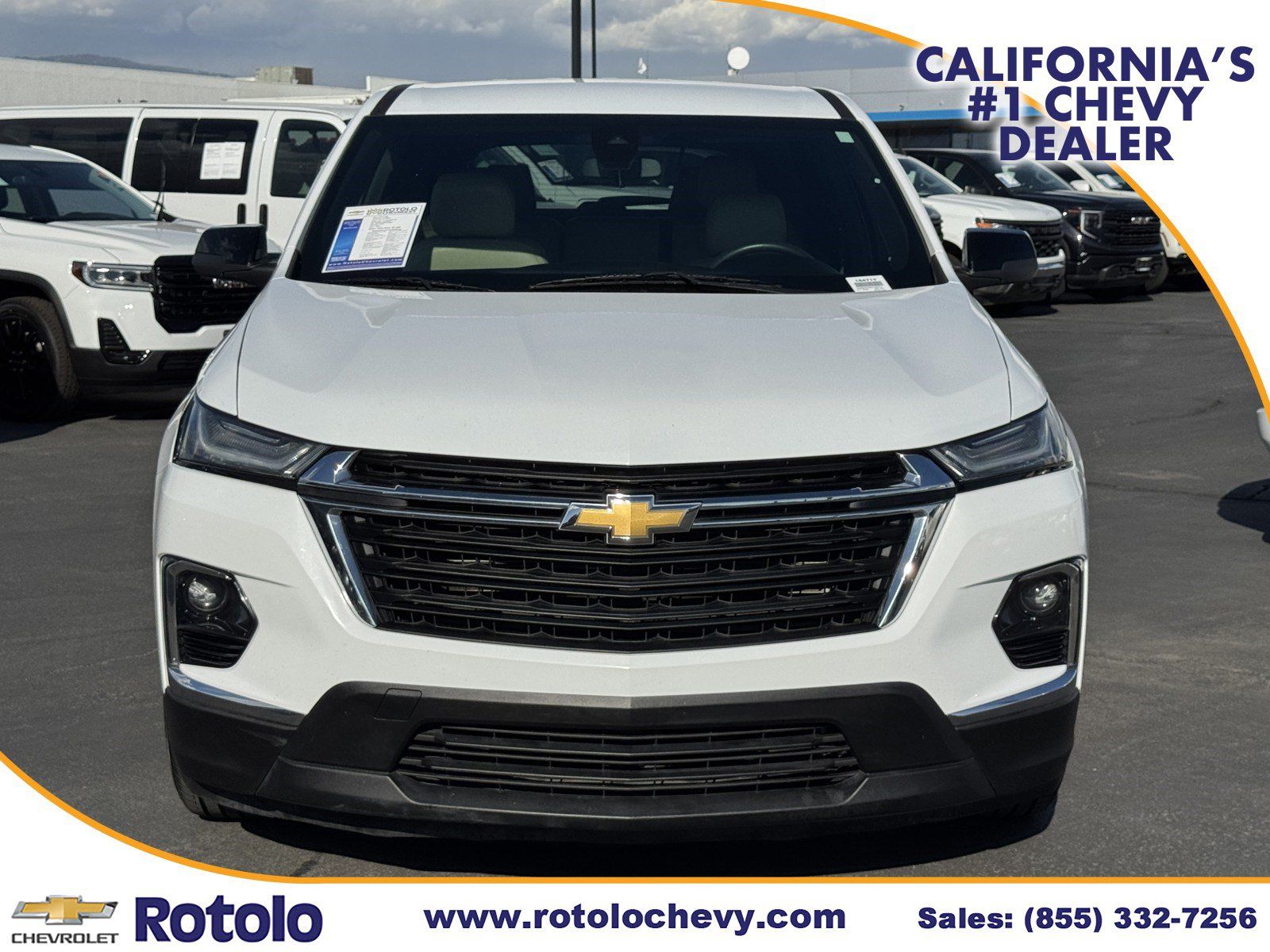 Used 2022 Chevrolet Traverse LS FWD image 2