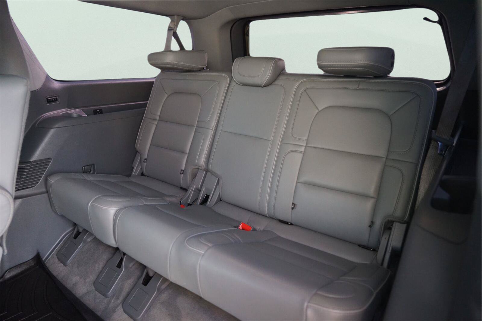 Used 2019 Lincoln Navigator L Select w/ Technology Package RWD image 15