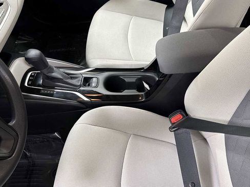 Used 2020 Toyota Corolla LE image 22
