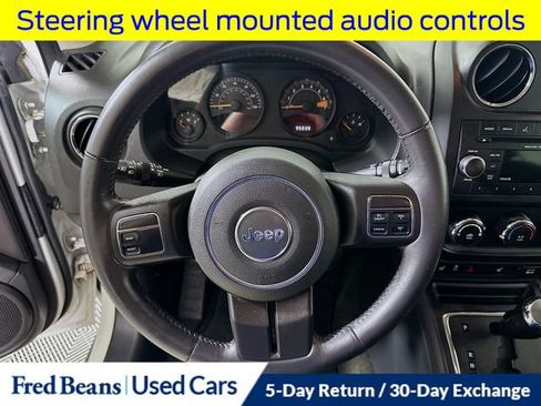 Used 2014 Jeep Patriot Latitude AWD/4WD image 13