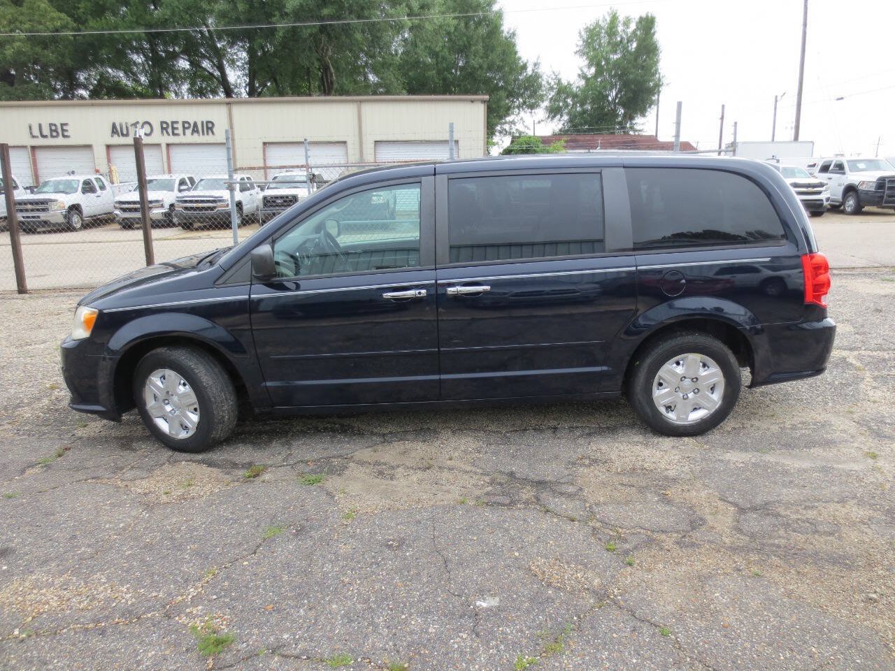 Used 2012 Dodge Grand Caravan SE FWD image 1