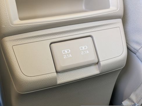 Used 2019 Subaru Outback 2.5i Premium image 15