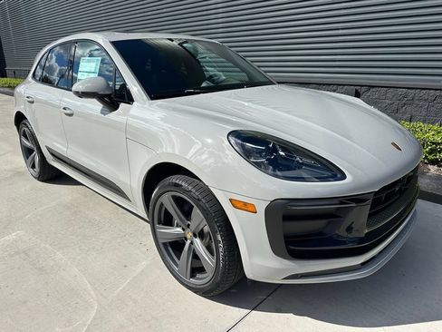 Used 2026 Porsche Macan AWD/4WD image 11