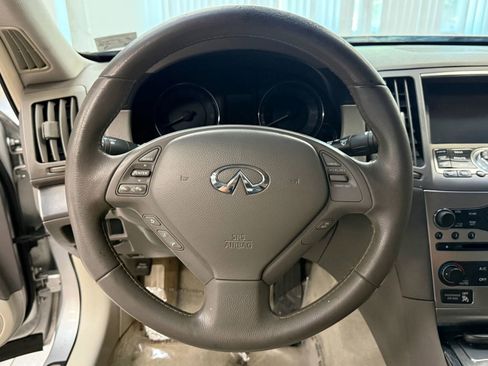 Used 2015 INFINITI Q40 w/ Navigation Package RWD image 29
