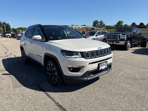 Used 2018 Jeep Compass Limited AWD/4WD image 3