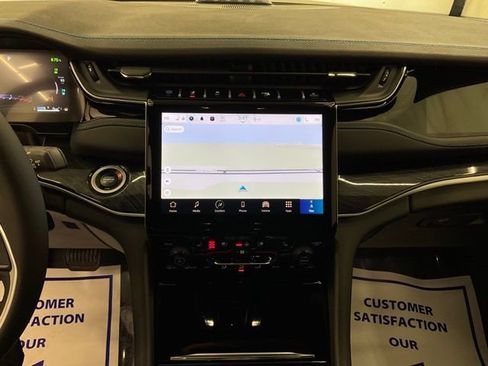 New 2024 Jeep Grand Cherokee Trailhawk w/ Advanced Protech Group II AWD/4WD image 17
