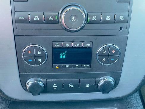 Used 2011 Chevrolet Tahoe LT w/ Luxury Package AWD/4WD image 33