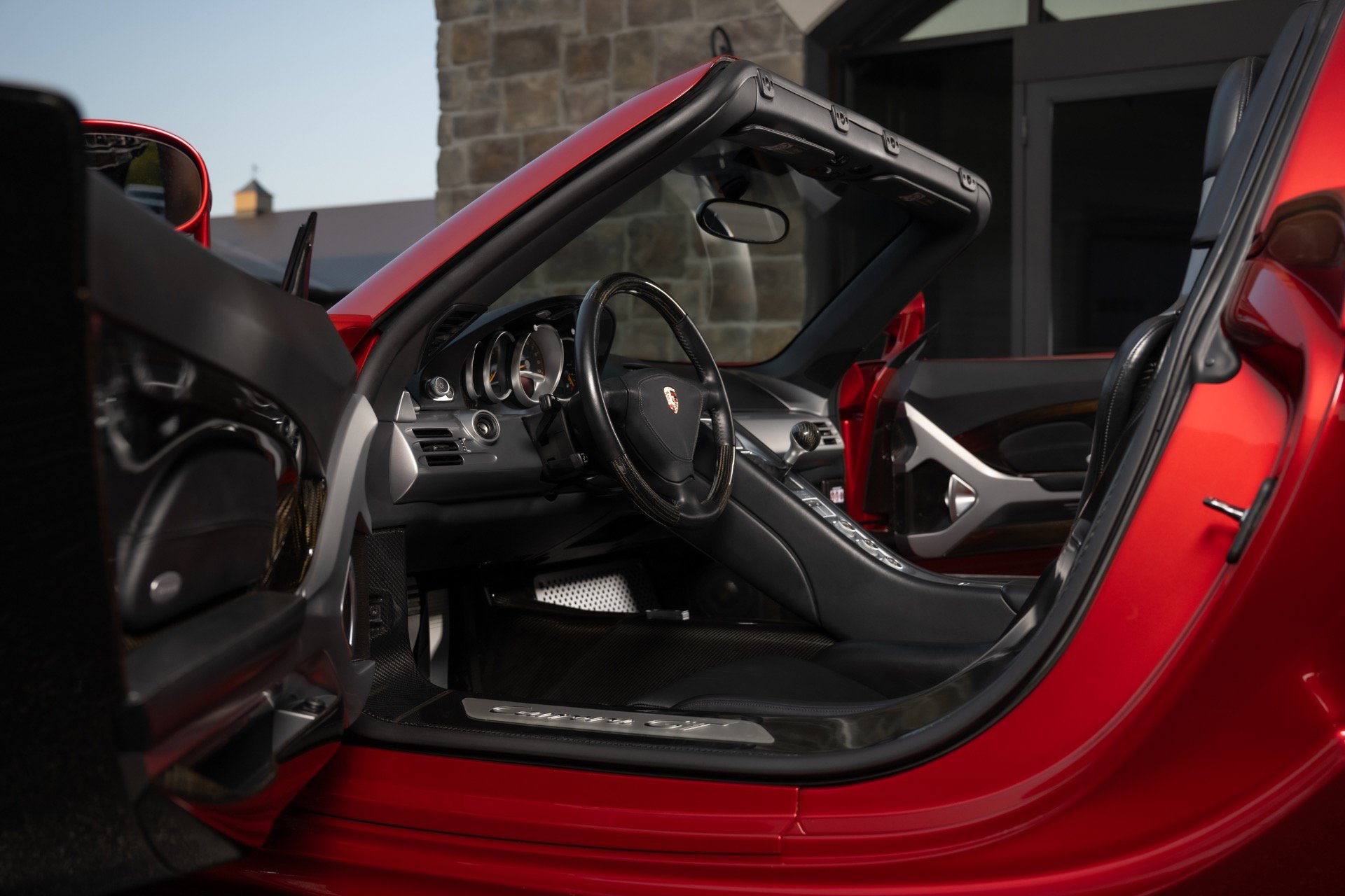 Used 2005 Porsche Carrera GT RWD image 32