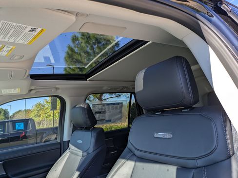 New 2025 Ford Expedition Platinum w/ Driver's Package image 25