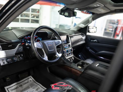 Used 2019 GMC Yukon XL SLT w/ Premium Edition image 13