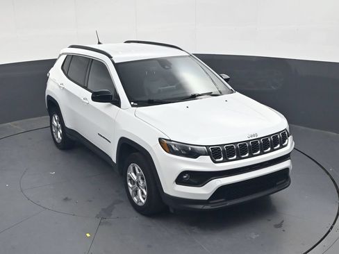 Used 2025 Jeep Compass Latitude AWD/4WD image 24