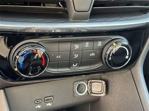 New 2026 Buick Encore GX Sport Touring image 11