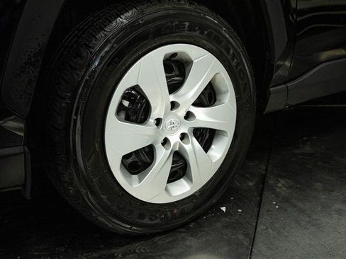 Used 2025 Toyota RAV4 LE image 3