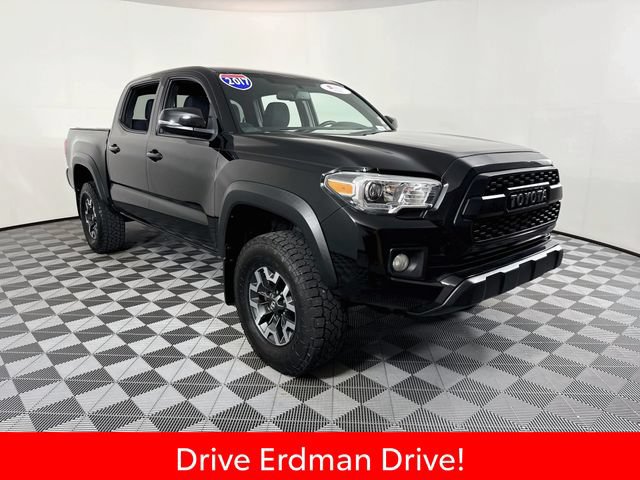 Certified 2017 Toyota Tacoma TRD Off-Road w/ Tow Package (A/T) AWD/4WD image 1